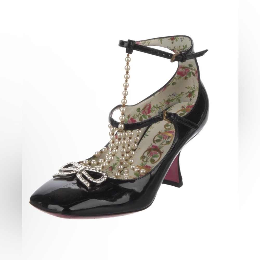 Gucci patent leather heels with pearls